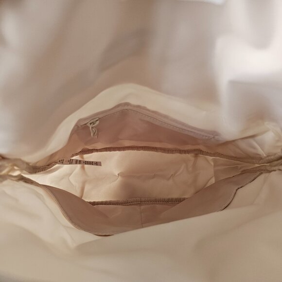 NWT LULULEMON LTIV/GOLD Light Ivory Gold All Night Festival Bag 5L - Picture 12 of 16